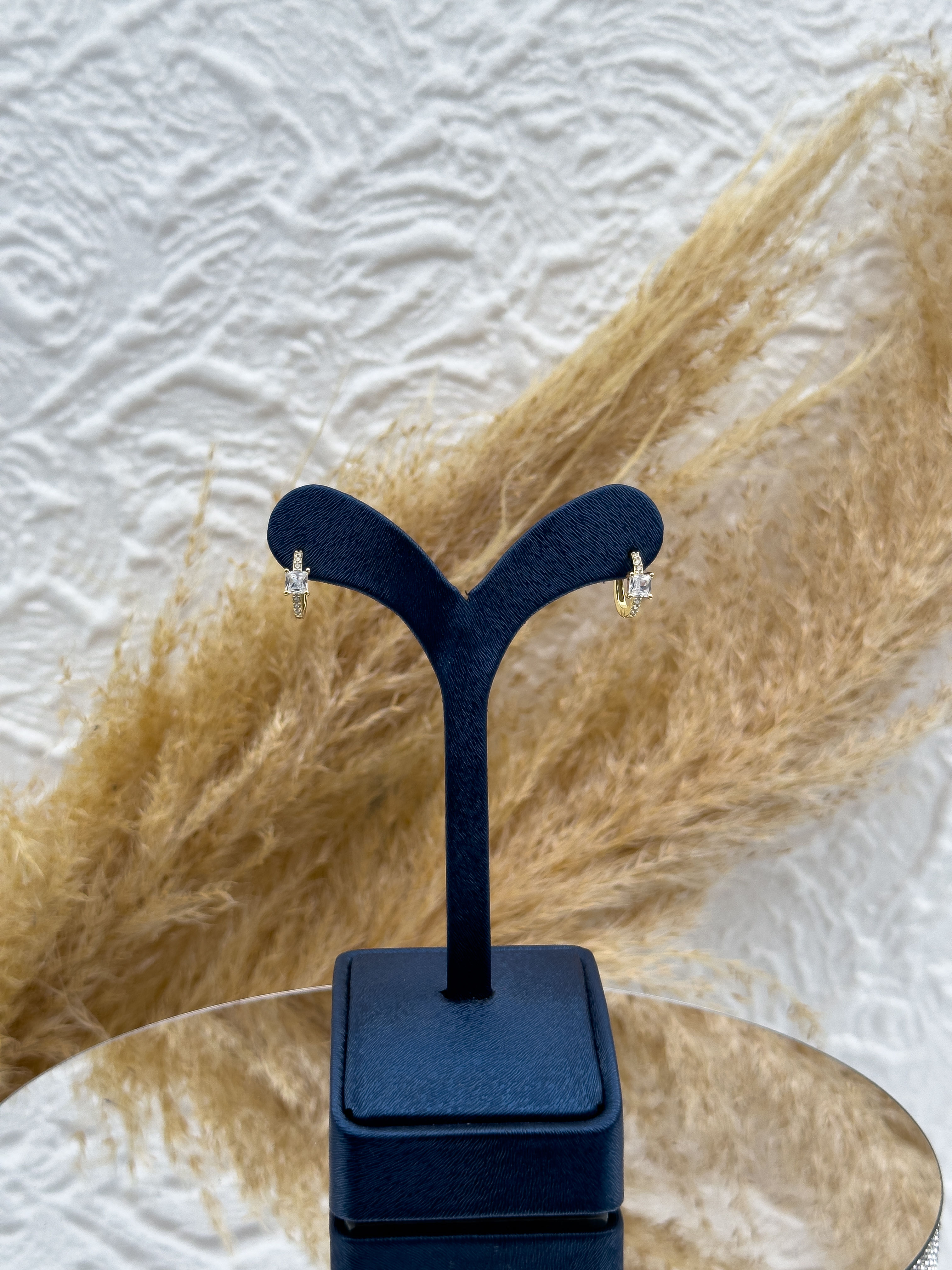 925 Ayar Gümüş Gold Renk Baget Taşlı Halka Model Kız Çocuk Küpesi